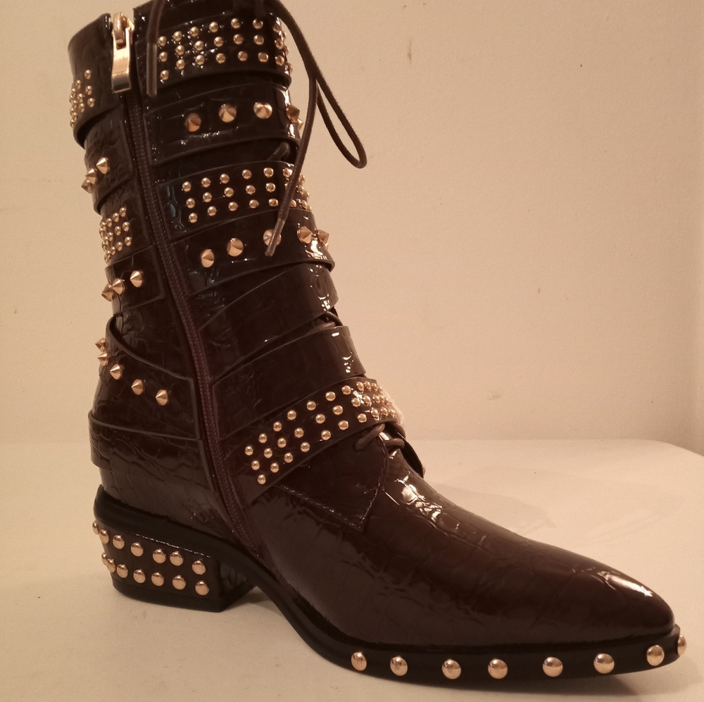 SALE🎁NIB🎁FREE GIFT INCLUDED🎁NWT Bootie Croc Embossed Studs Spikes Embellish - Picture 8 of 16